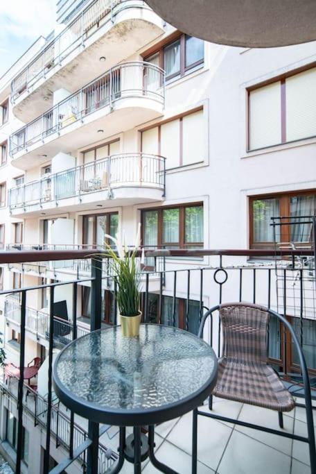 Free Parking! Soho Budapest 304, 4 Ppl, Ac, Fast Wifi, Smart Tv Kültér fotó