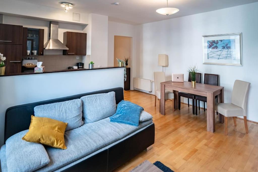 Free Parking! Soho Budapest 304, 4 Ppl, Ac, Fast Wifi, Smart Tv Kültér fotó