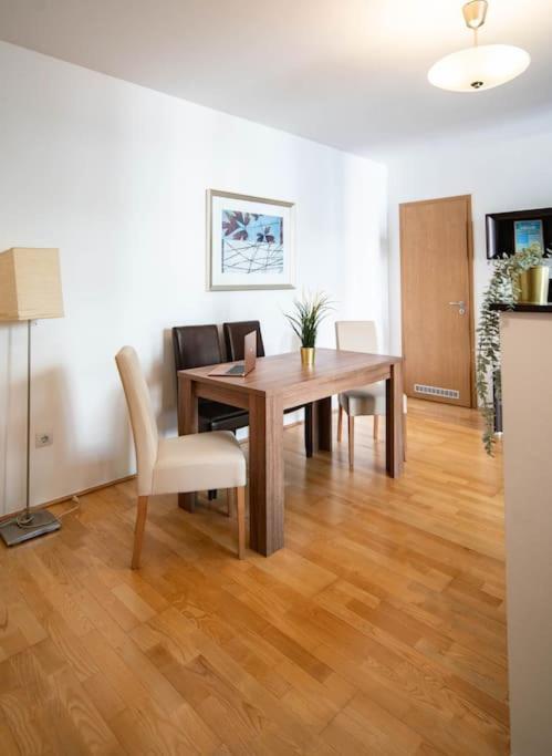 Free Parking! Soho Budapest 304, 4 Ppl, Ac, Fast Wifi, Smart Tv Kültér fotó