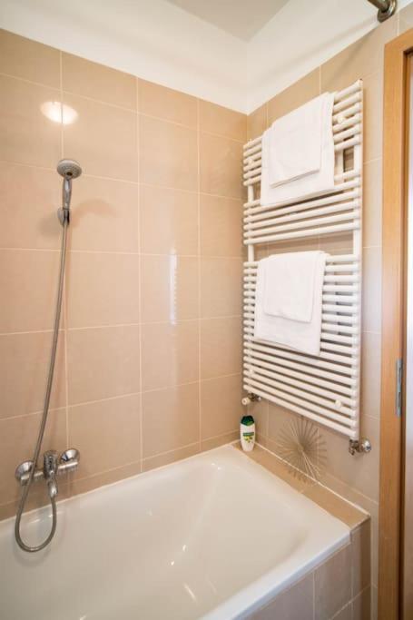 Free Parking! Soho Budapest 304, 4 Ppl, Ac, Fast Wifi, Smart Tv Kültér fotó